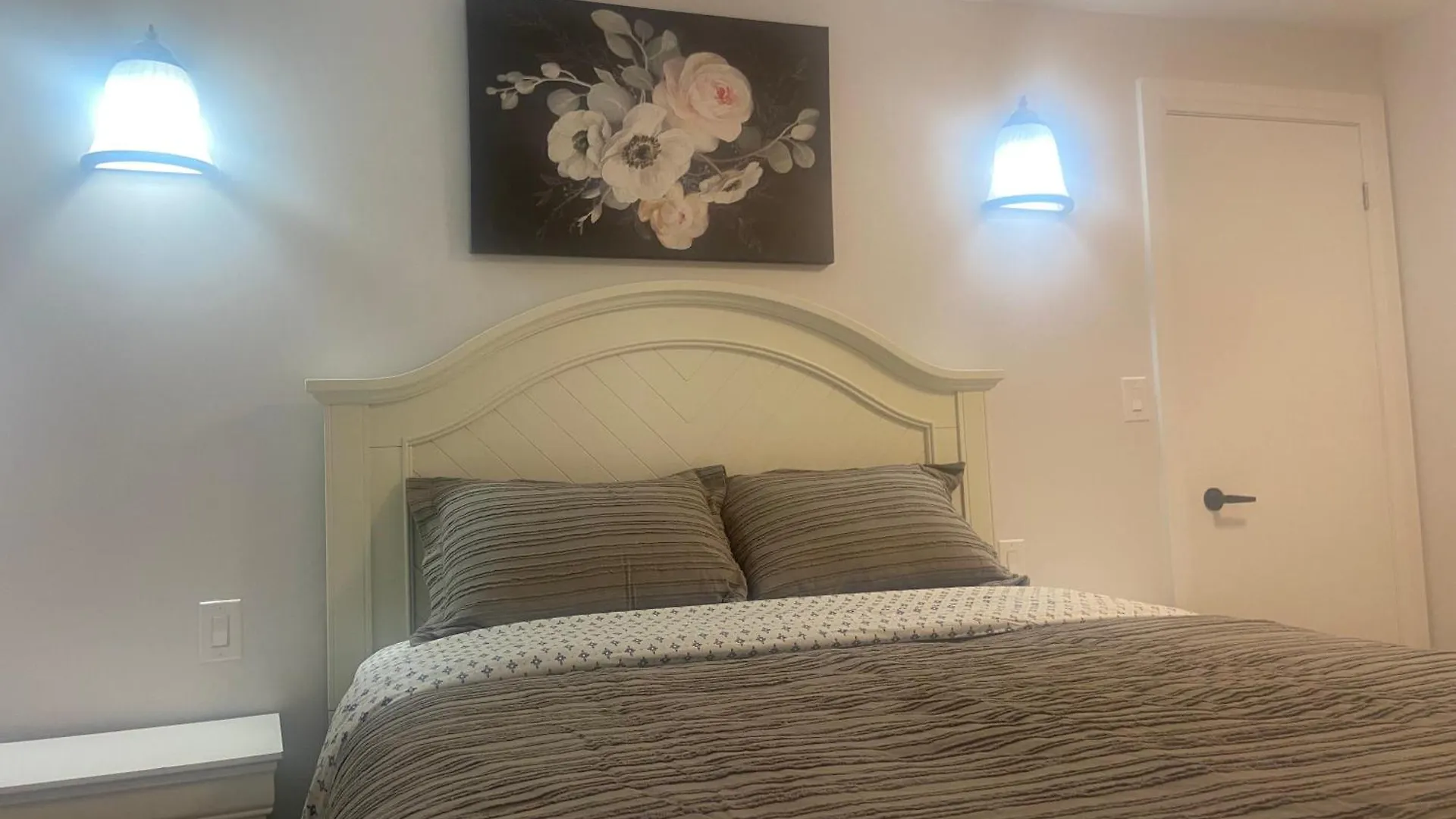 Luxury Two Bedrooms Suite Niagara Falls Apartamento